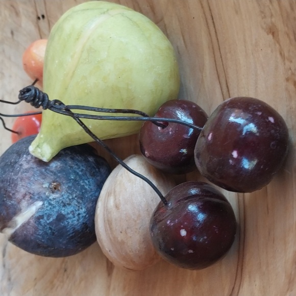 Italian Alabaster Hand Painted Cherry Bunch Realistic Stone Fruit Carved Vintage - Picture 2 of 8